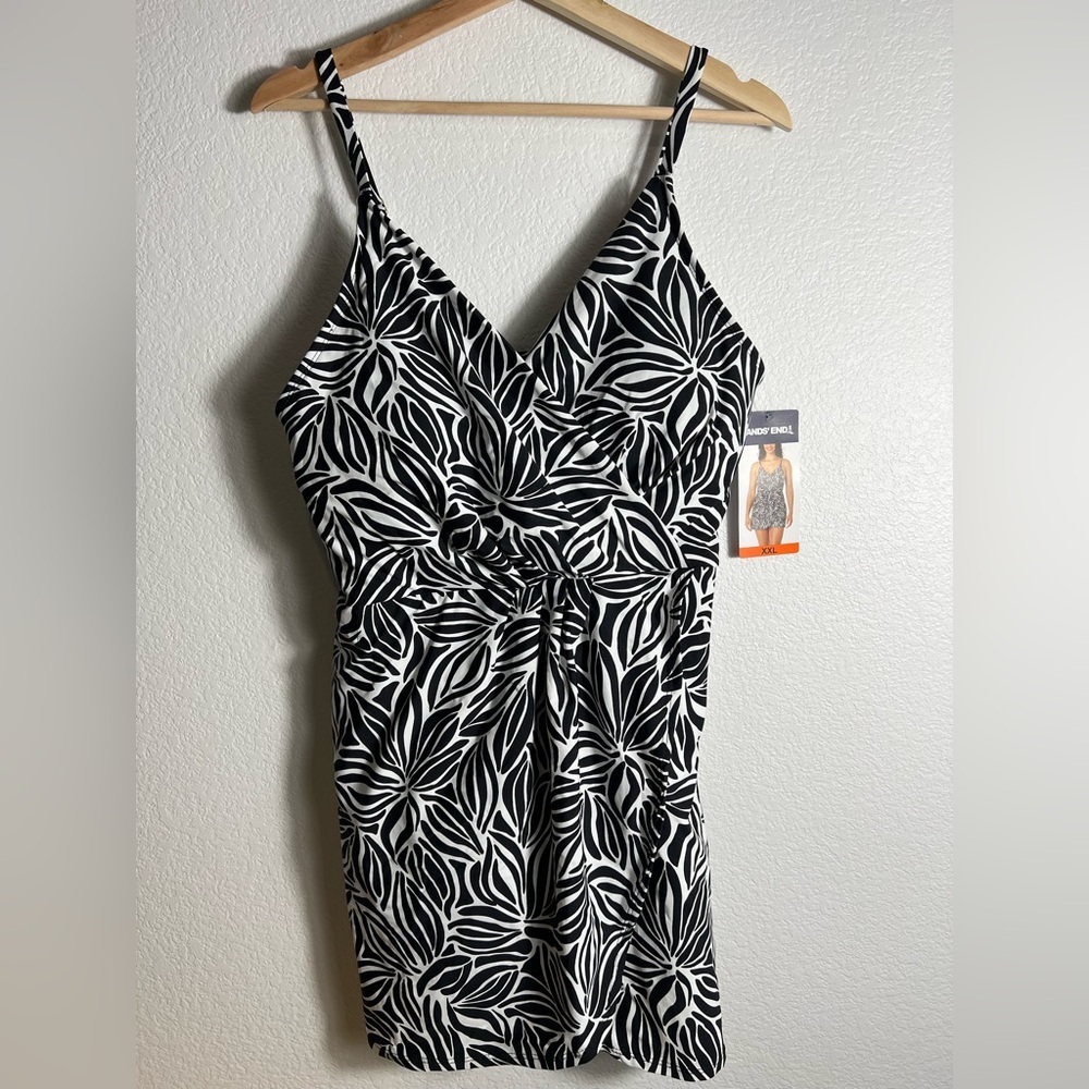 New Lands' End Women's Nylon/Spandex Swim Dress‎ L - Picture 3 of 5